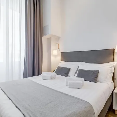Colonna Luxury شقة